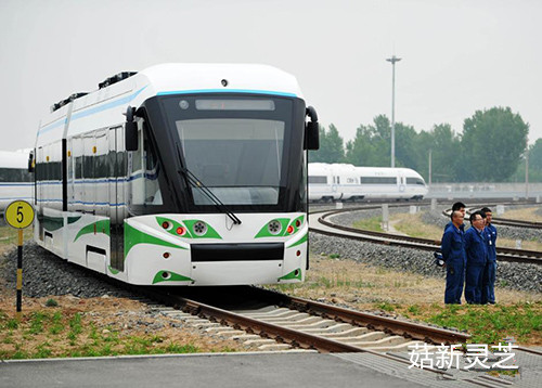 世界首列氫燃料混合動力有軌電車在唐山下線